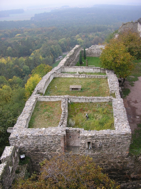 Jedna z ji nestojcch st hradu